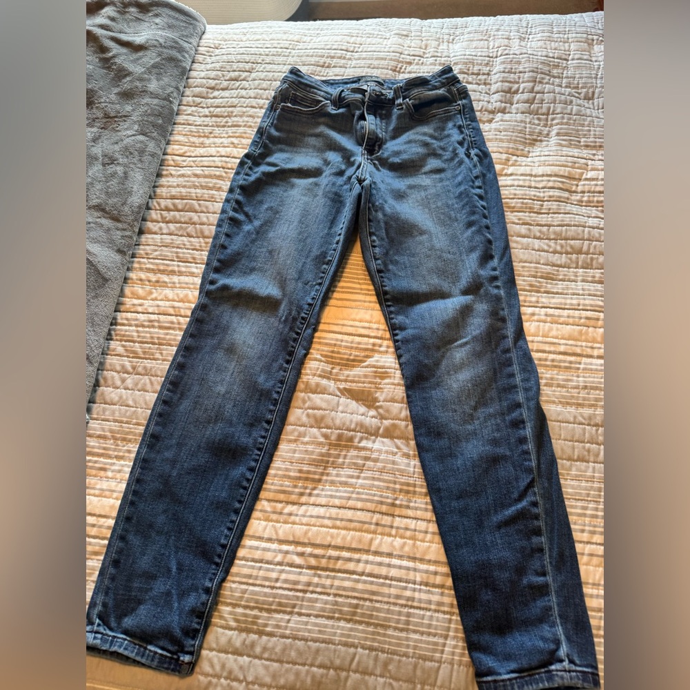 Judy Blue Medium wash Slim fit Mid rise Jeans
